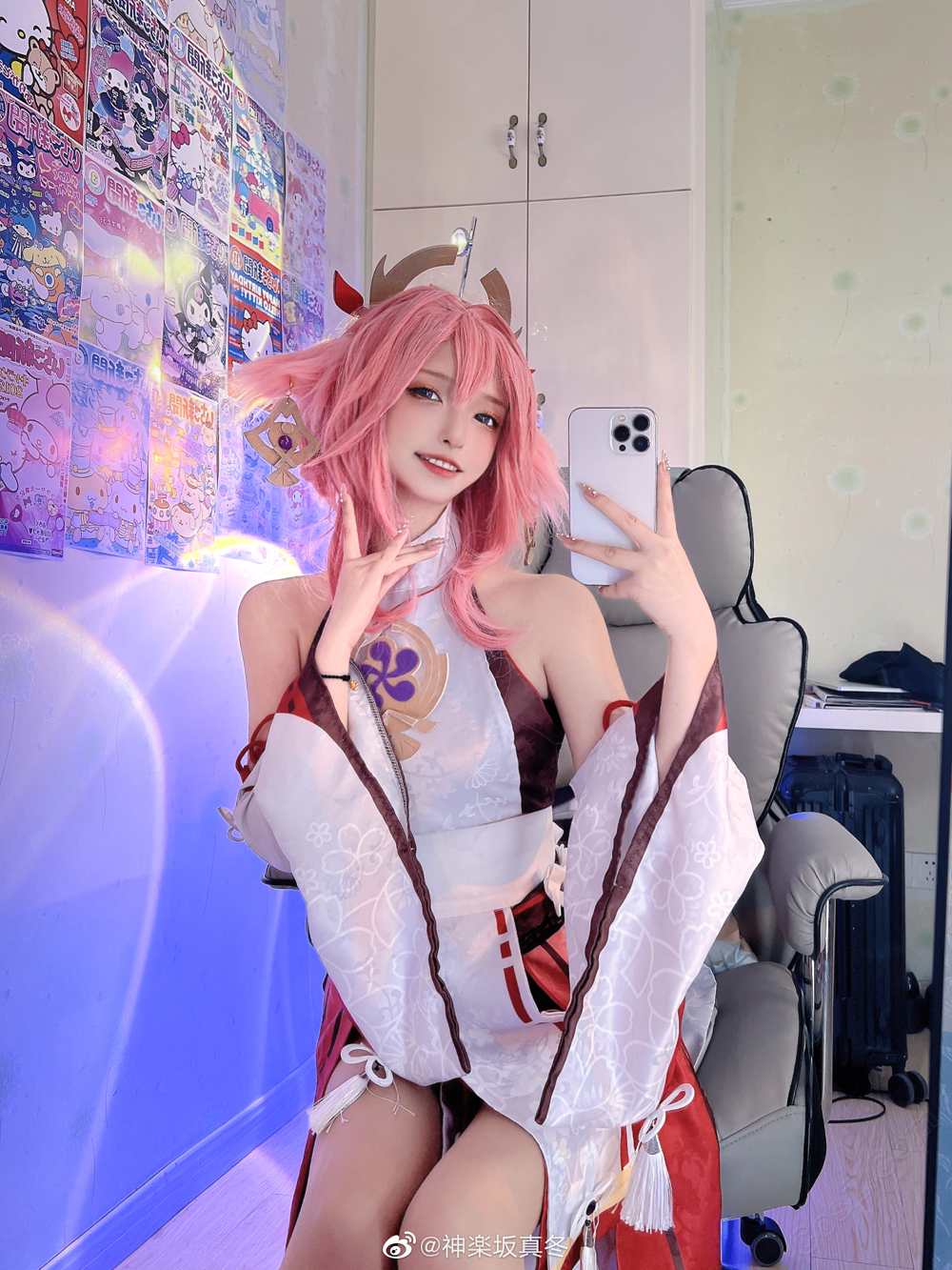 《77游戏社第3402期》粉色的coser