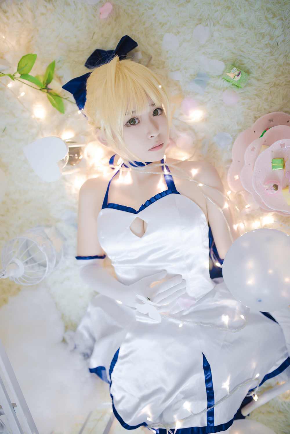 《77游戏社第3070期》型月十年之Saber lily蓝百合礼服Cos