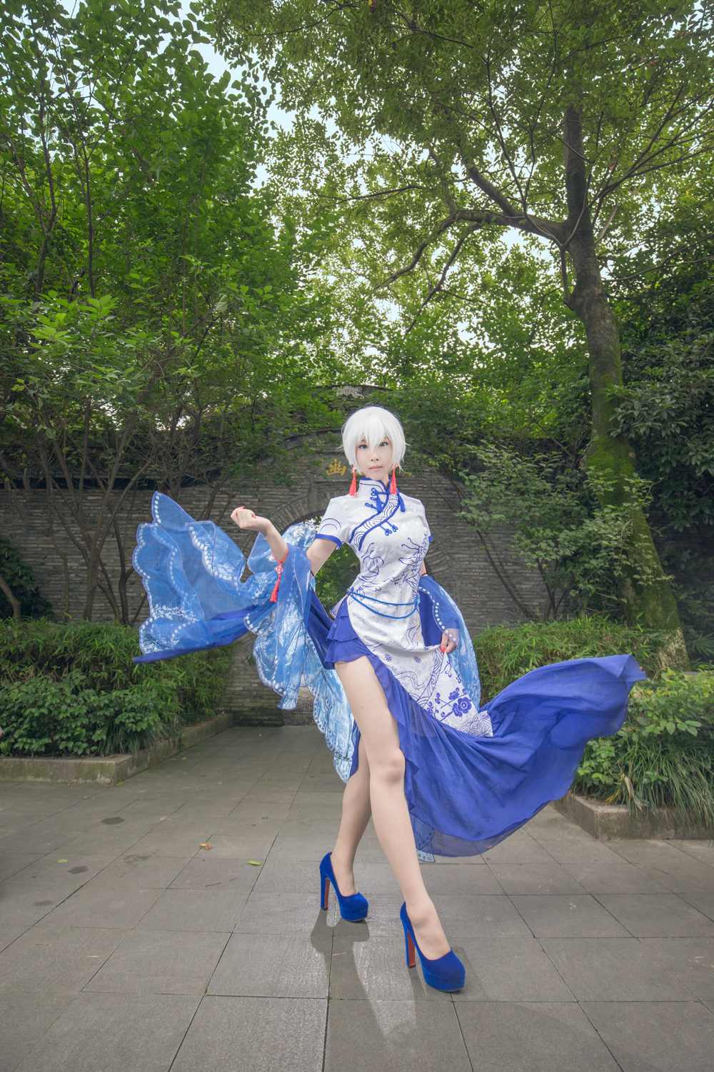 《汉服第688期》青花瓷言