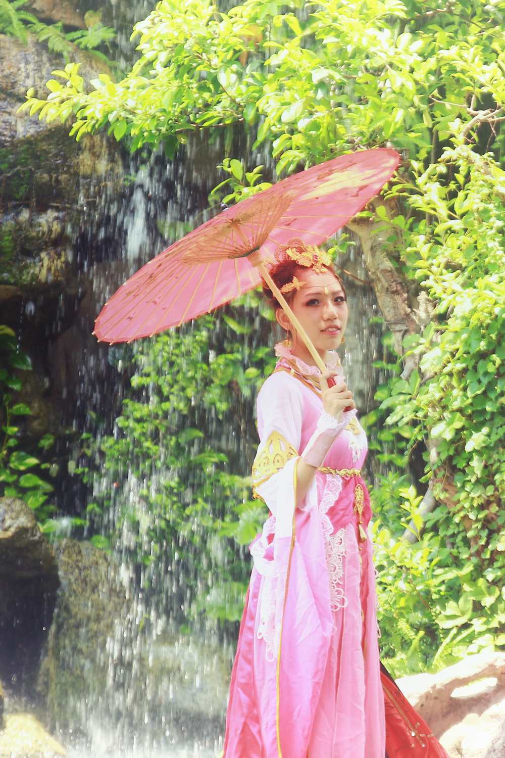 《汉服第572期》七秀