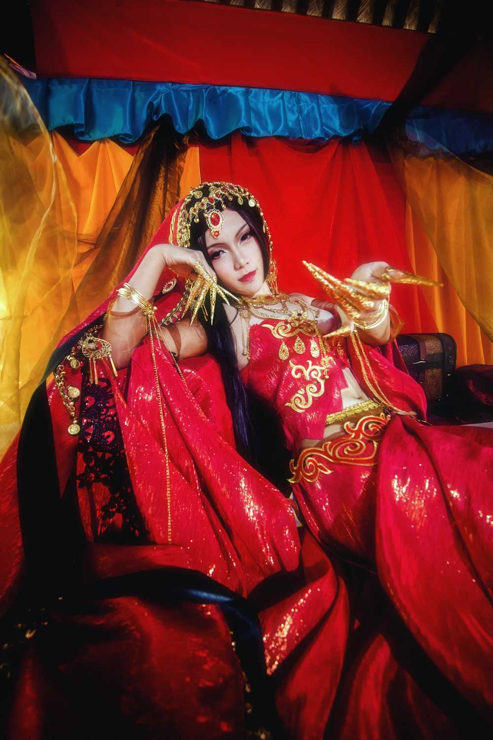《汉服第485期》红衣教圣女&探雪