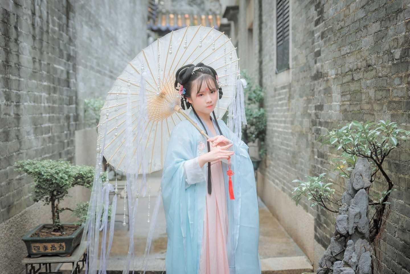 《汉服第374期》汉尚华莲月痕汉服