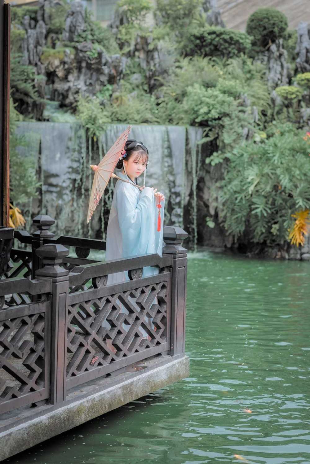 《汉服第374期》汉尚华莲月痕汉服