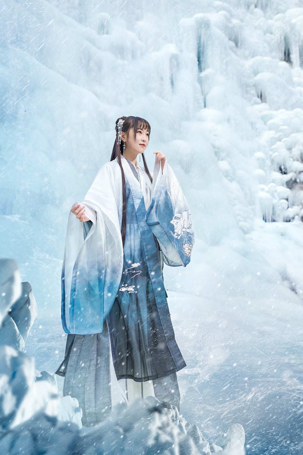 《汉服第370期》汉服私影「春信」