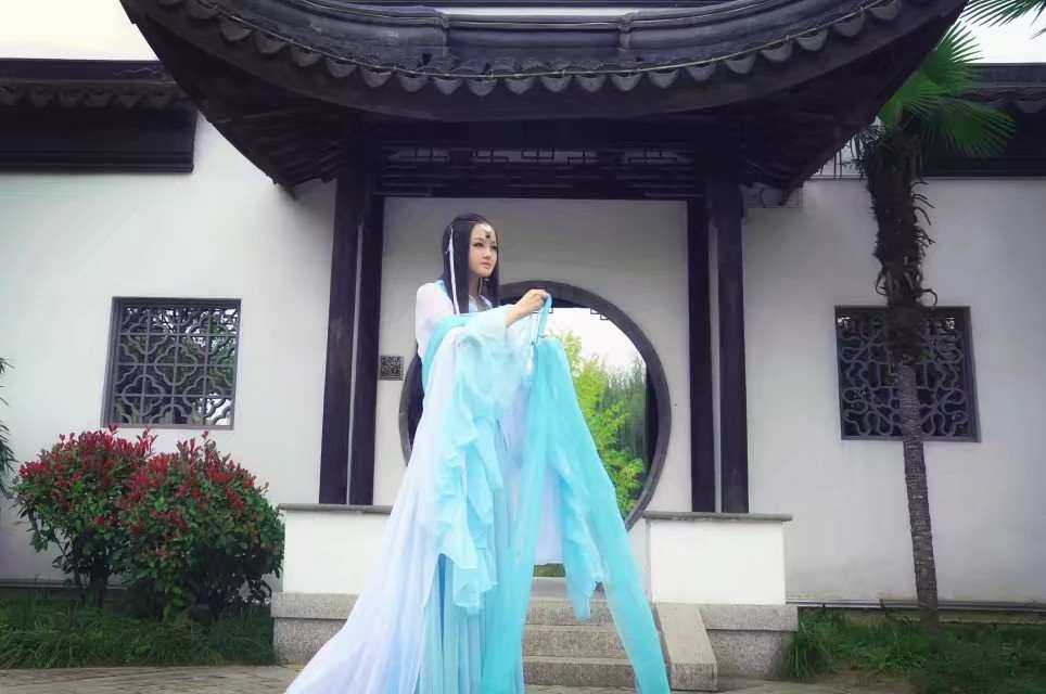 《汉服第390期》华胥引柸中雪