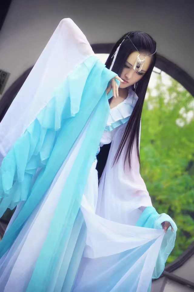 《汉服第390期》华胥引柸中雪
