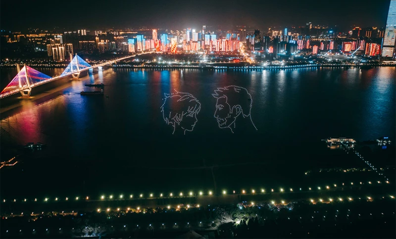 播放量破4亿，3集31个热搜，众筹17天破千万，国产动画《灵笼》引爆5月！-C3动漫网