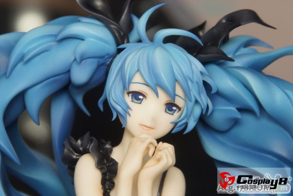 奸笑社公开《深海少女》版初音未来1/8手办原型