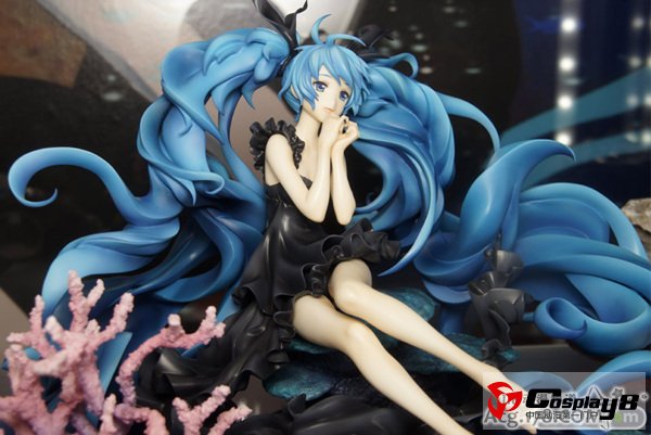 奸笑社公开《深海少女》版初音未来1/8手办原型