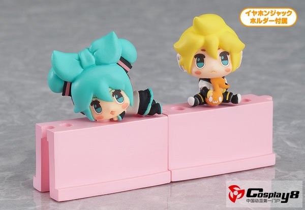 VOCALOID推出初音未来、镜音铃和镜音连手机防尘塞