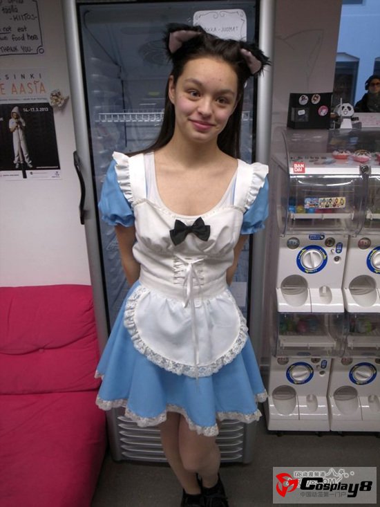 芬兰一漫画咖啡店举办“女仆MONDAY”活动
