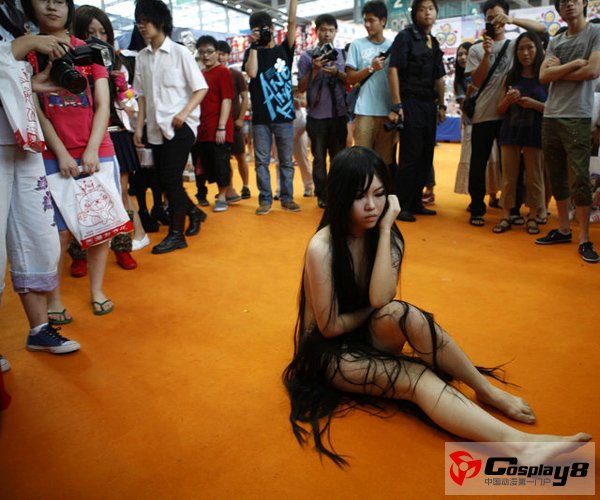 第四届深圳动漫节出现半裸“女鬼”