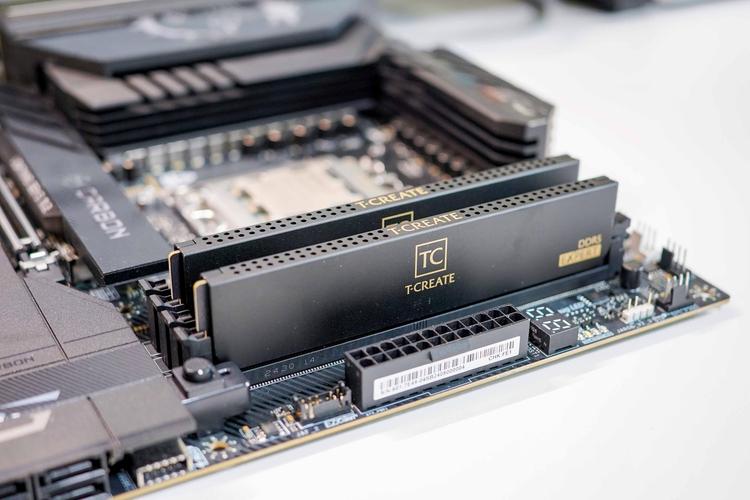 AMD Big Navi显卡曝光:FP32算力达18T、或本周五亮相