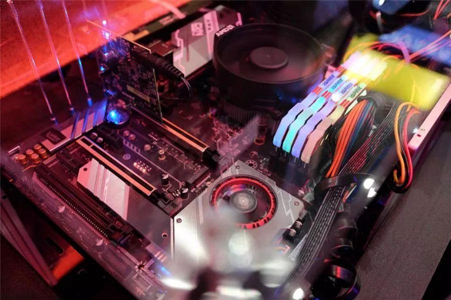 AMD粉丝线下体验会 CVN X570主板现场装机比赛