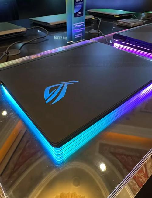 CES 2019:华硕现场发布ROG粉色系键鼠、耳机外设