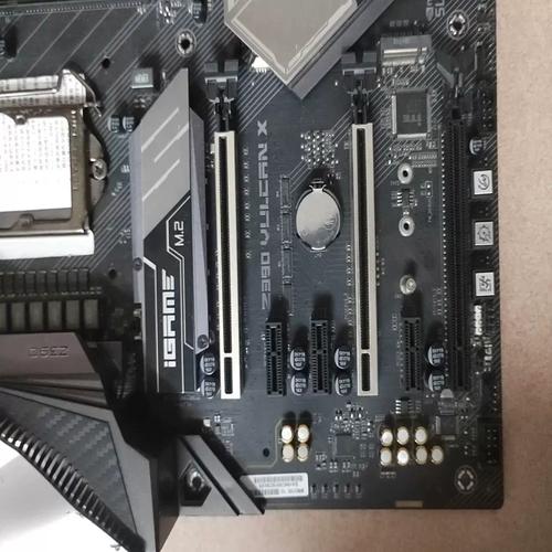 颜值已逆天 iGame Z390展现赛博朋克风
