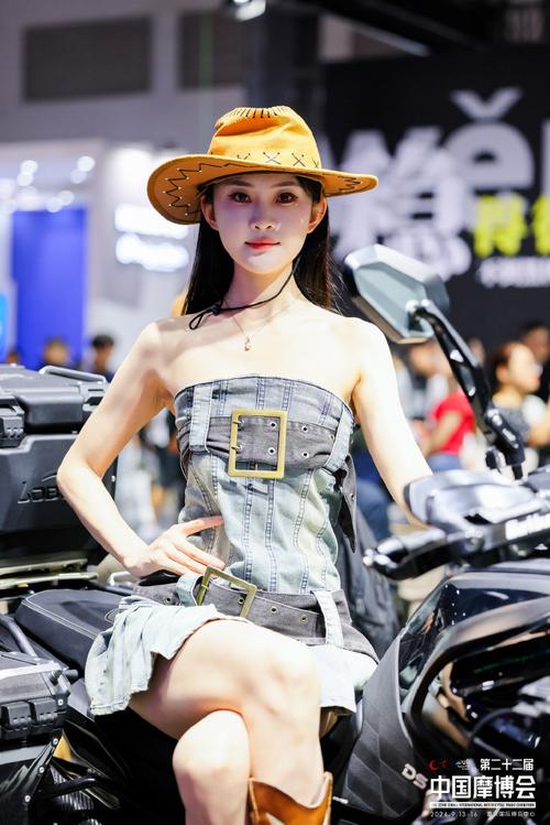 CJ19:175高颜值美女齐聚骨伽cougar展台
