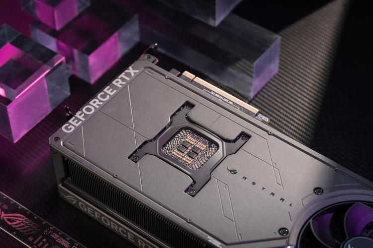 ROG ASTRAL RTX5090D夜神出世!信仰旗舰势不可挡