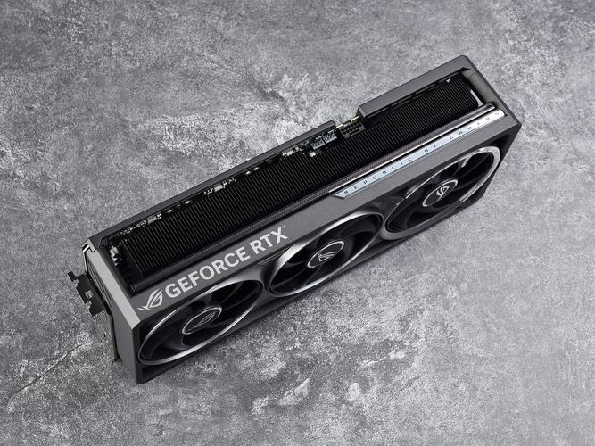 ROG ASTRAL RTX5090D夜神出世!信仰旗舰势不可挡